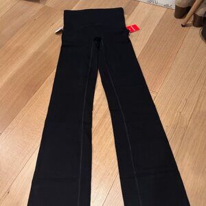 Spanx BootyBoost Flare TALL leggings (very black)